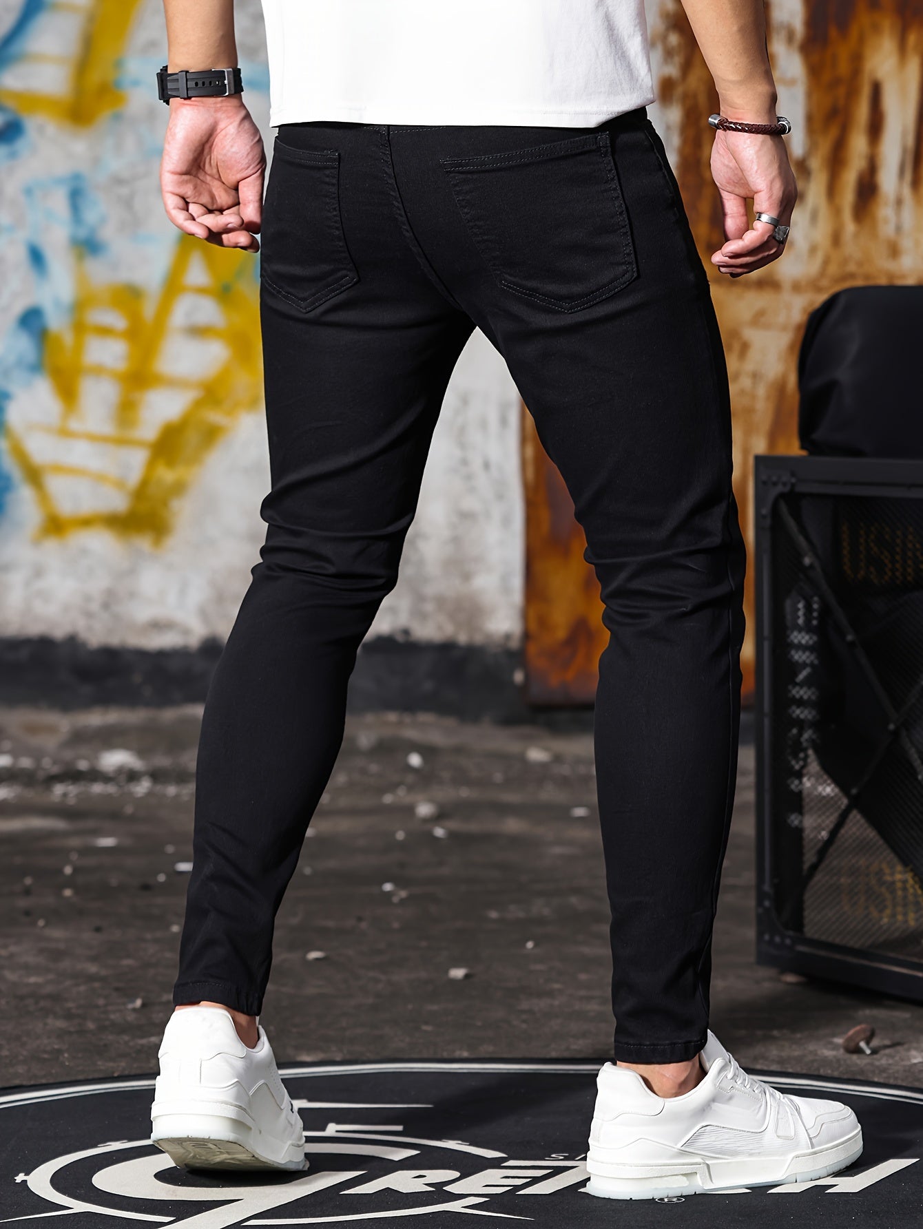 Trendy Men’s Slim-Fit Jeans - Comfortable Stretch Denim for Everyday Wear